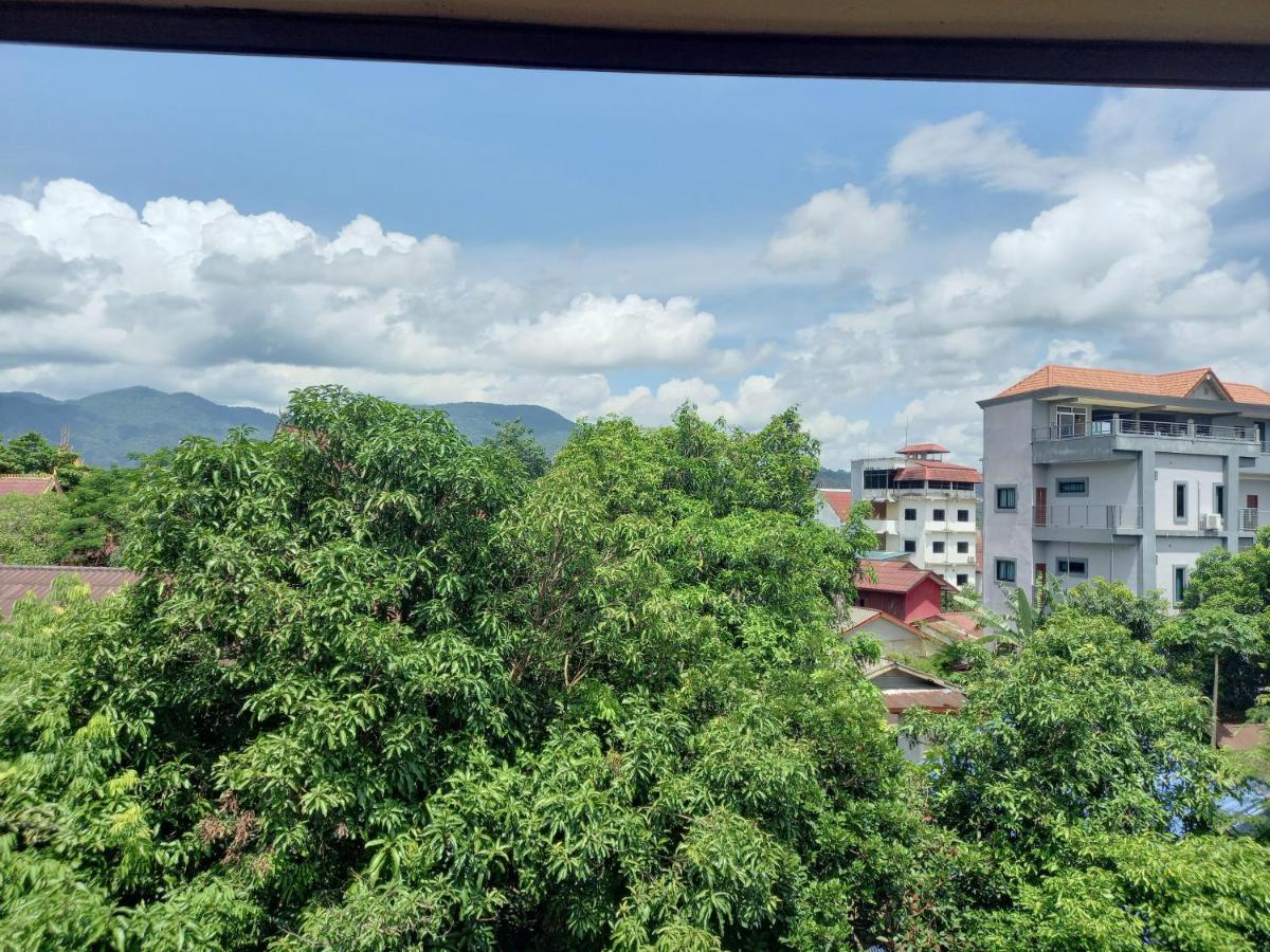 Vang Vieng Queen'S- Mountain View Hotel Exterior photo
